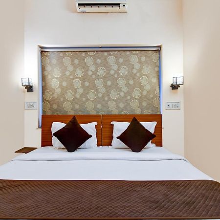 Salt Lake Inn Колката Екстериор снимка