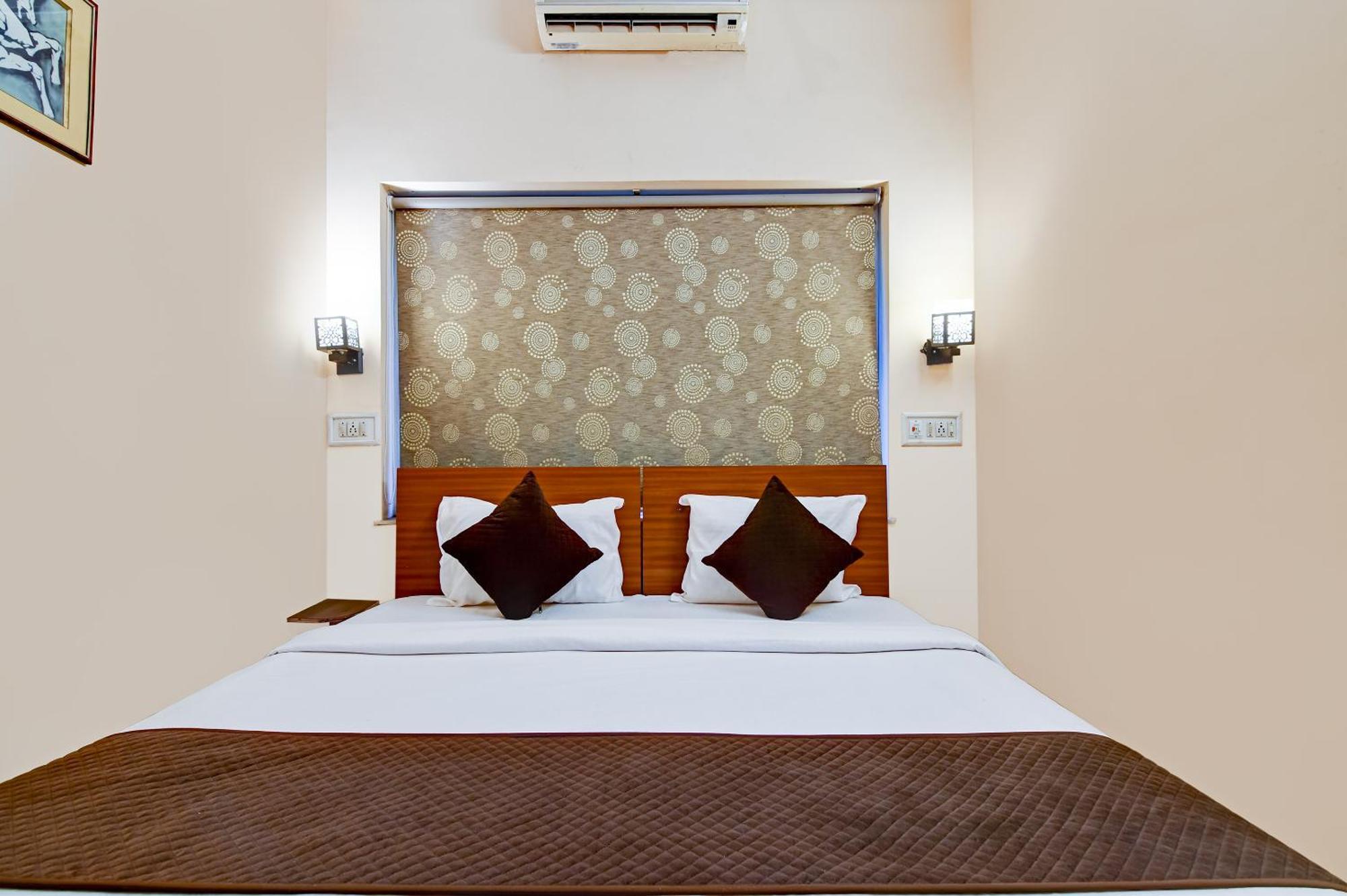 Salt Lake Inn Колката Екстериор снимка