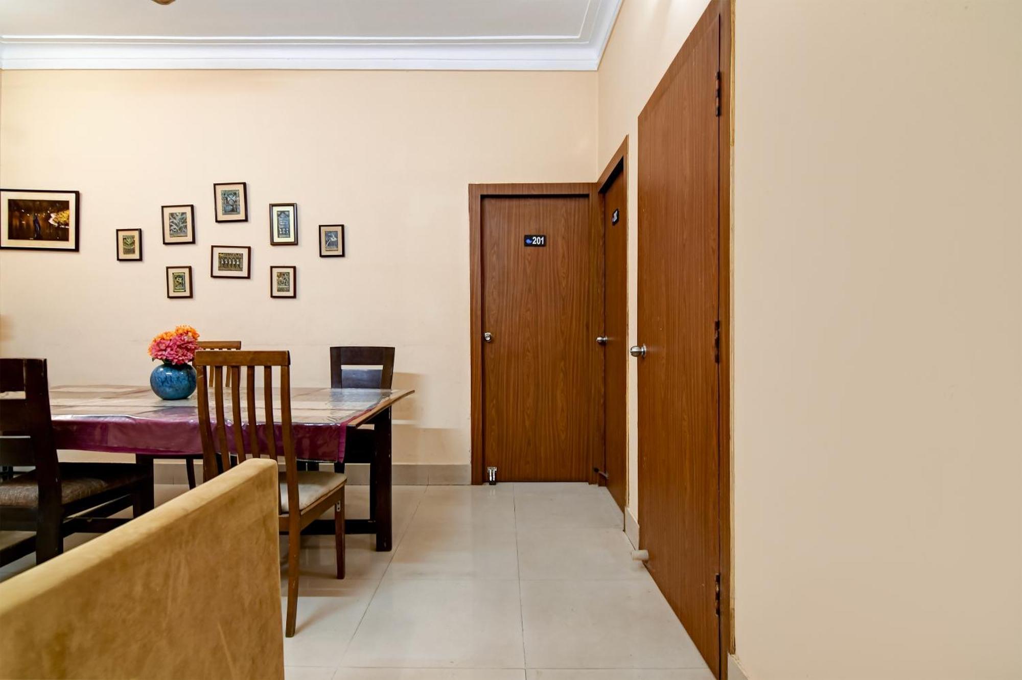 Salt Lake Inn Колката Екстериор снимка
