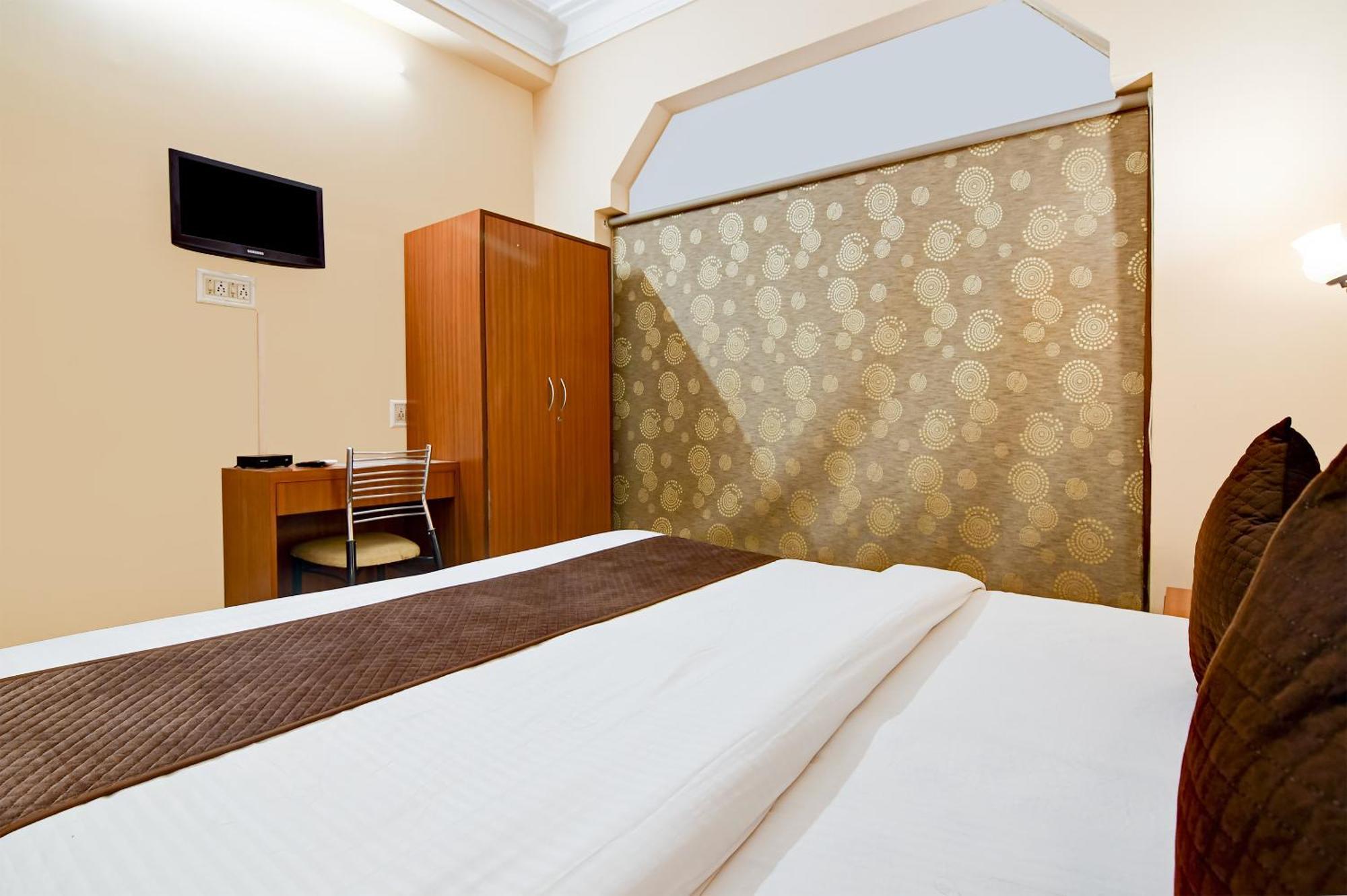 Salt Lake Inn Колката Екстериор снимка